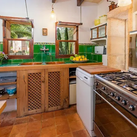 Bona Feina Villa Artá
