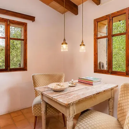 Bona Feina Villa