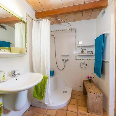 Bona Feina Villa Arta