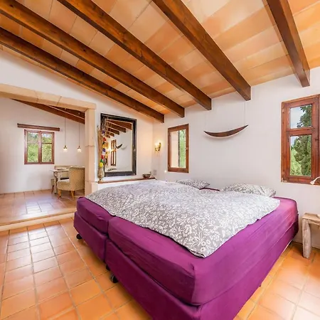 Bona Feina Villa *